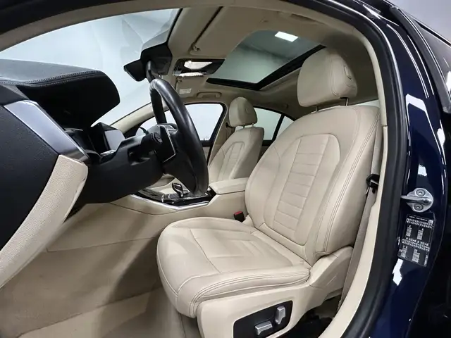 BMW 3 Series view 30