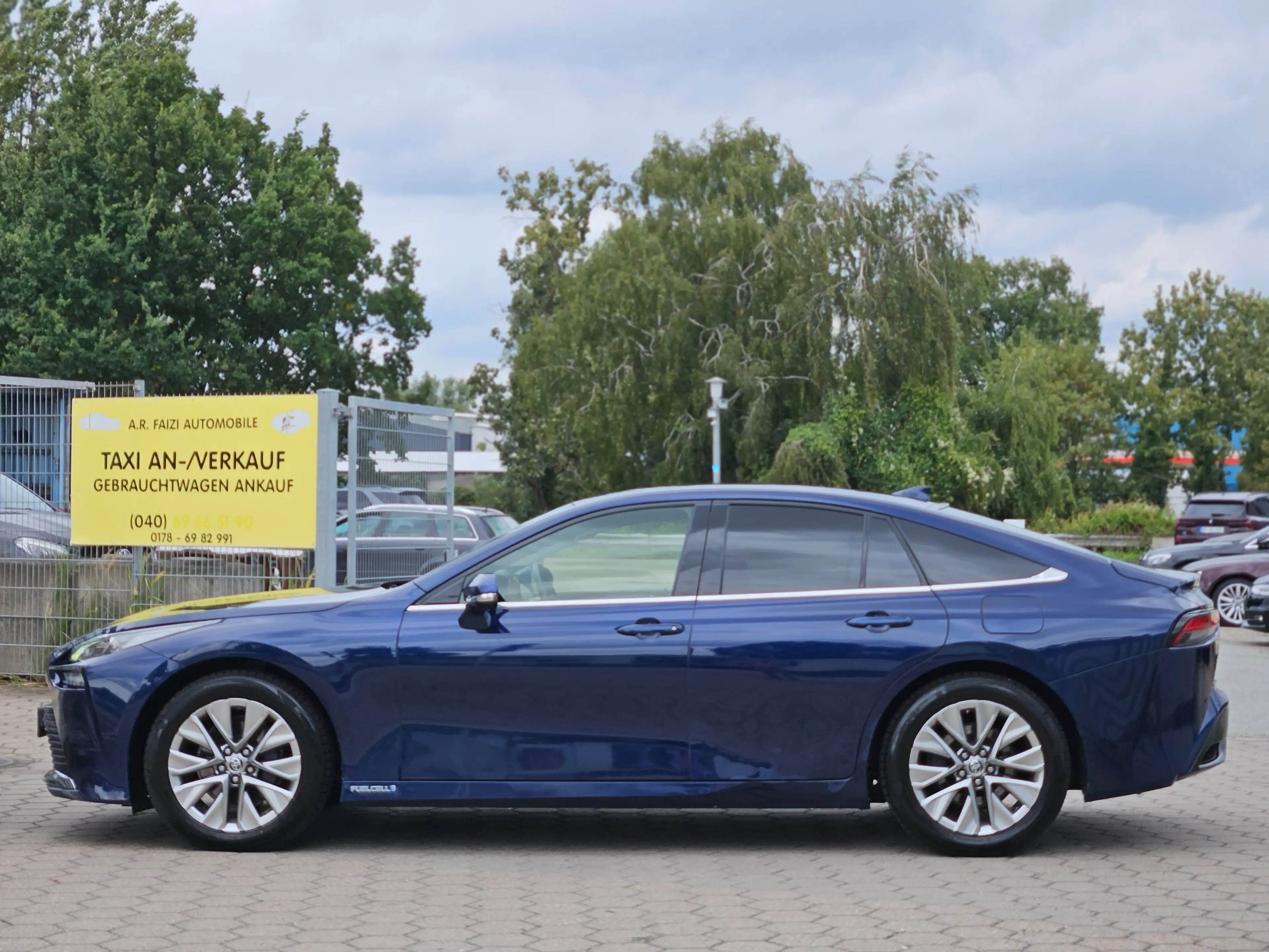 Toyota Mirai Leder TOP-Ausstattung 360° Kamera Navi Parktronik — photo 8