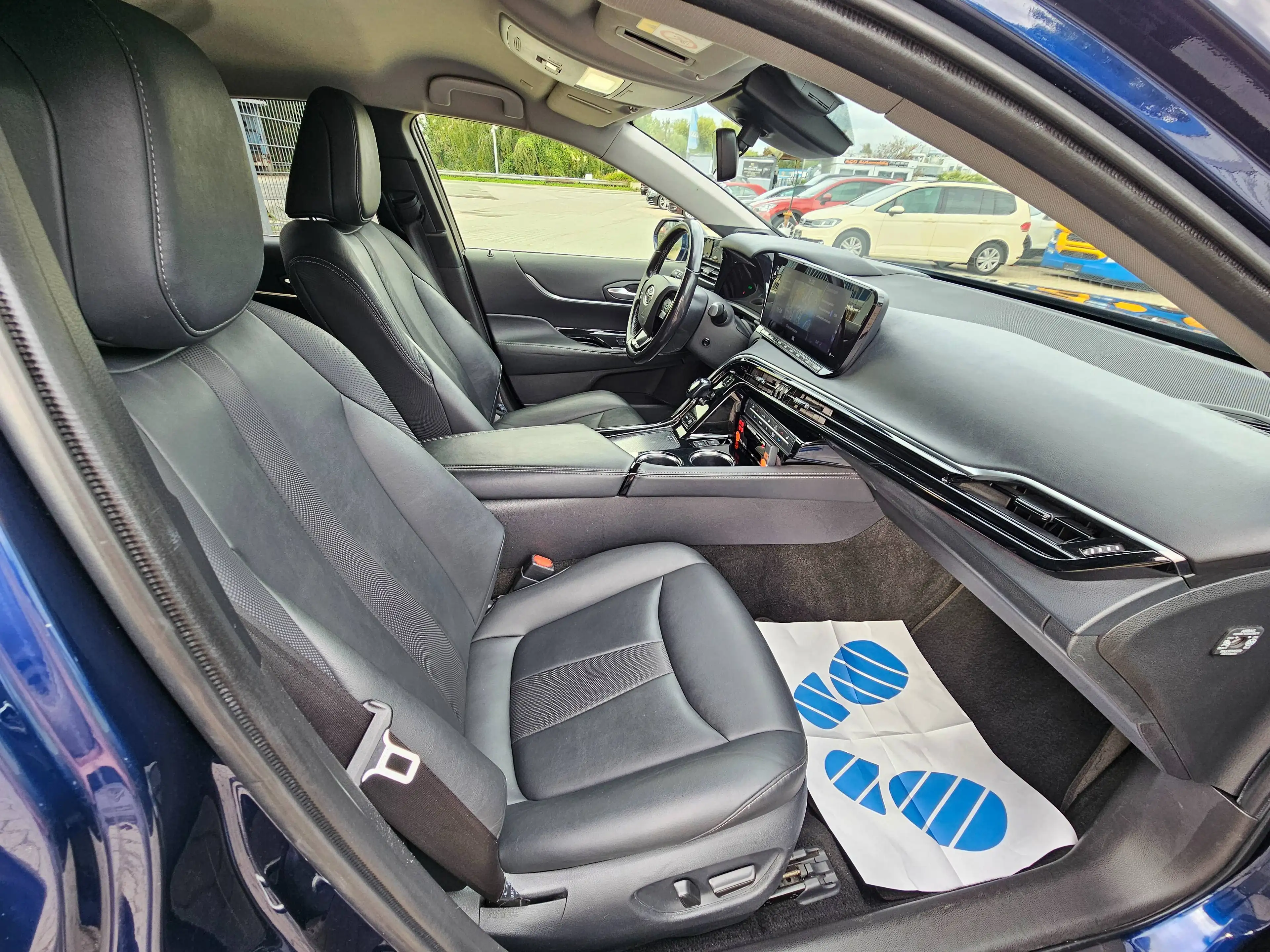 Toyota Mirai Leder TOP-Ausstattung 360° Kamera Navi Parktronik — photo 9