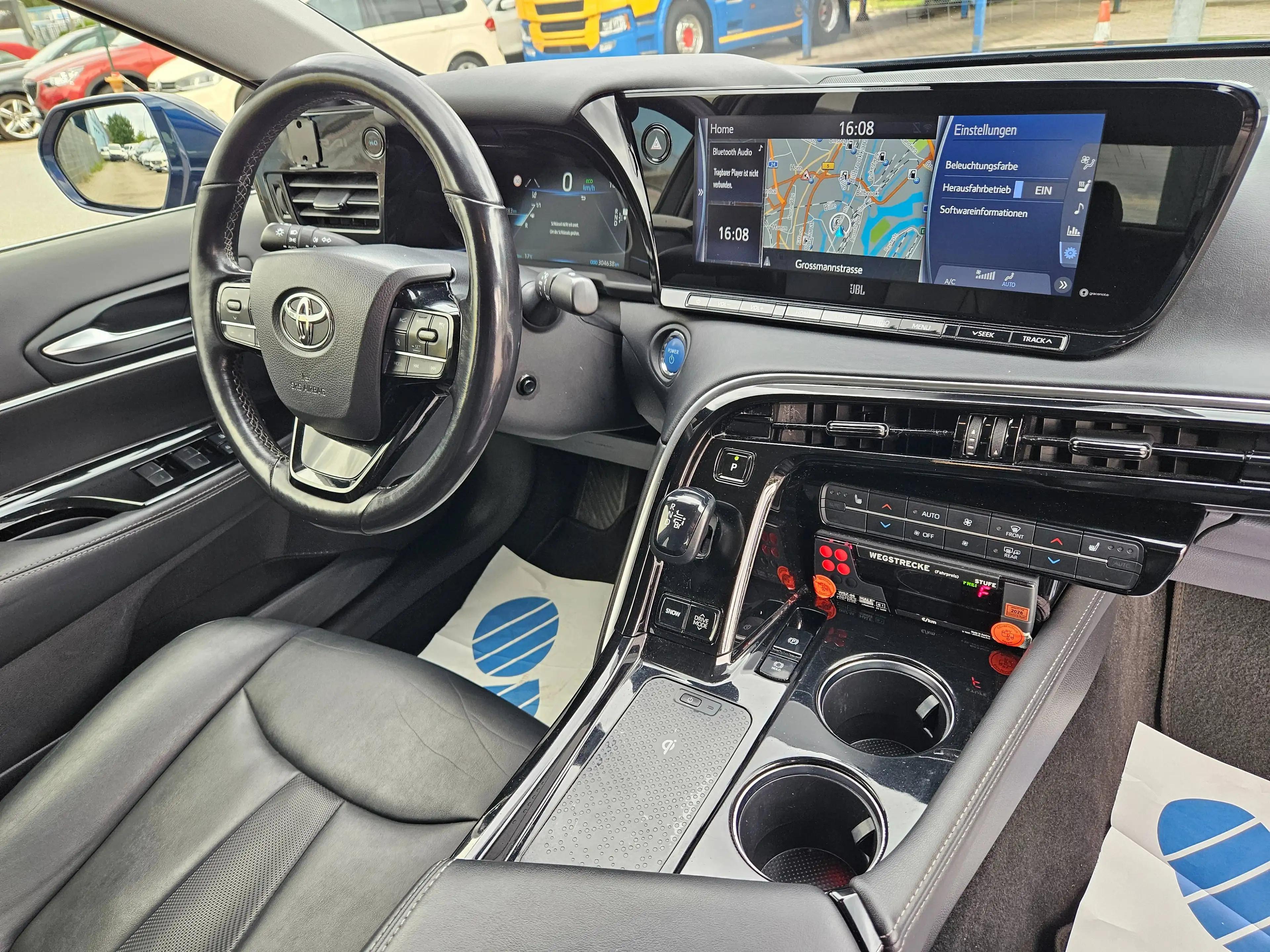 Toyota Mirai Leder TOP-Ausstattung 360° Kamera Navi Parktronik — photo 13