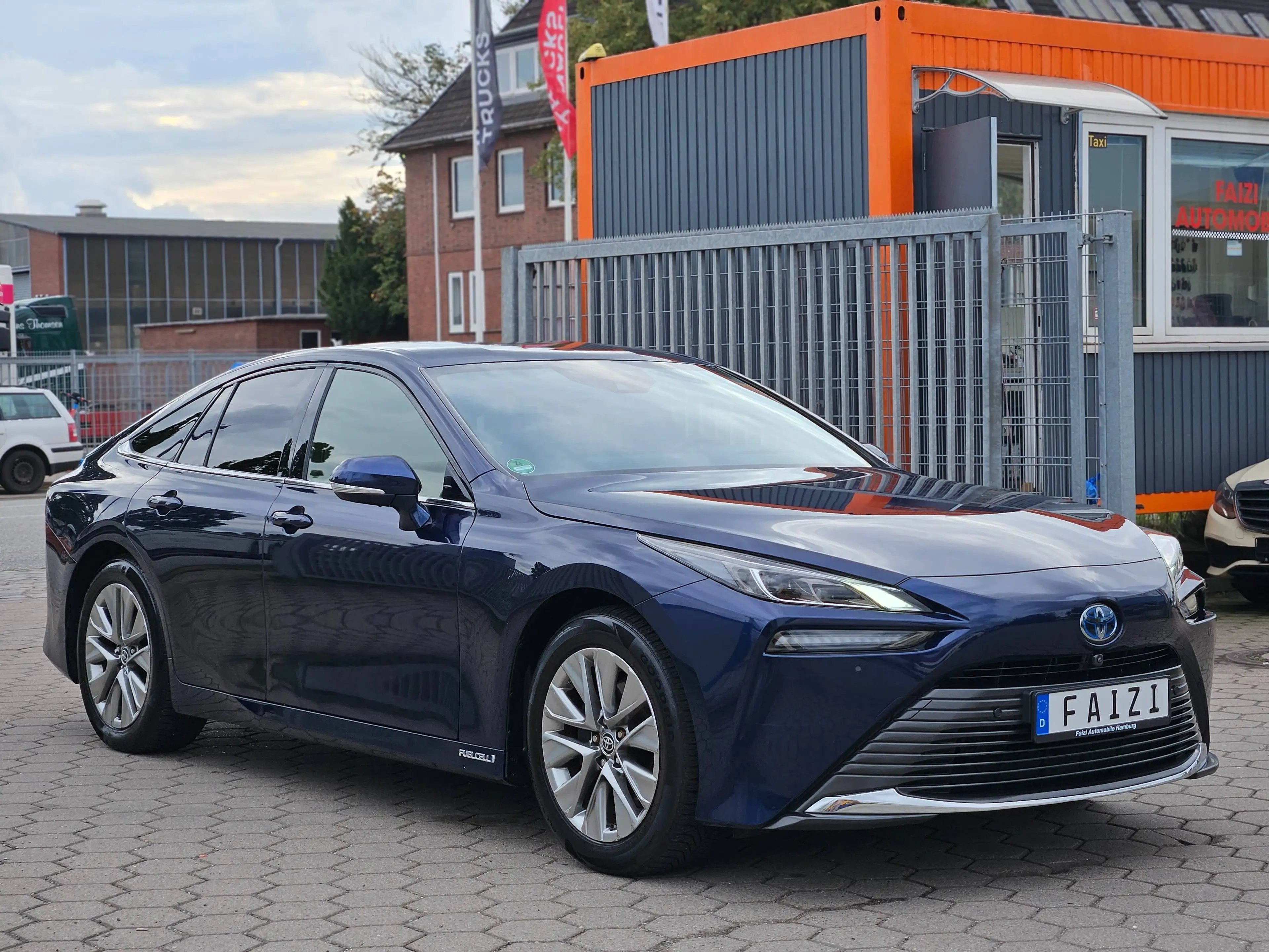 Toyota Mirai Leder TOP-Ausstattung 360° Kamera Navi Parktronik — photo 3