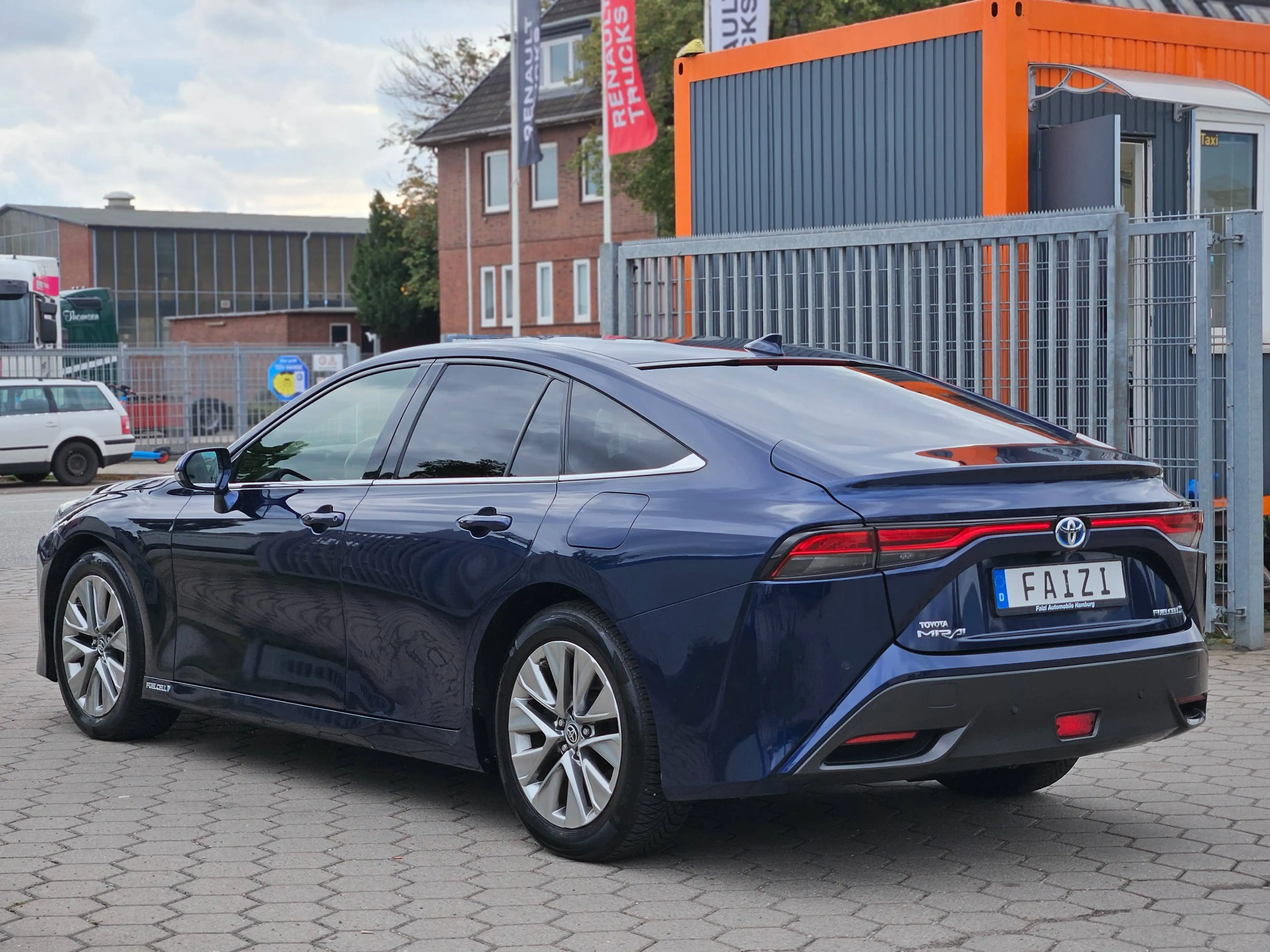 Toyota Mirai Leder TOP-Ausstattung 360° Kamera Navi Parktronik — photo 5