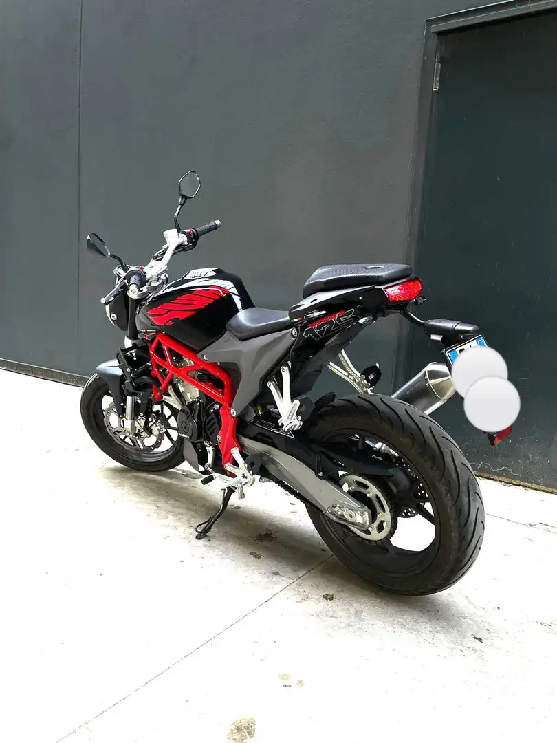 SWM Varez 125 nero e rosso Černá - 1