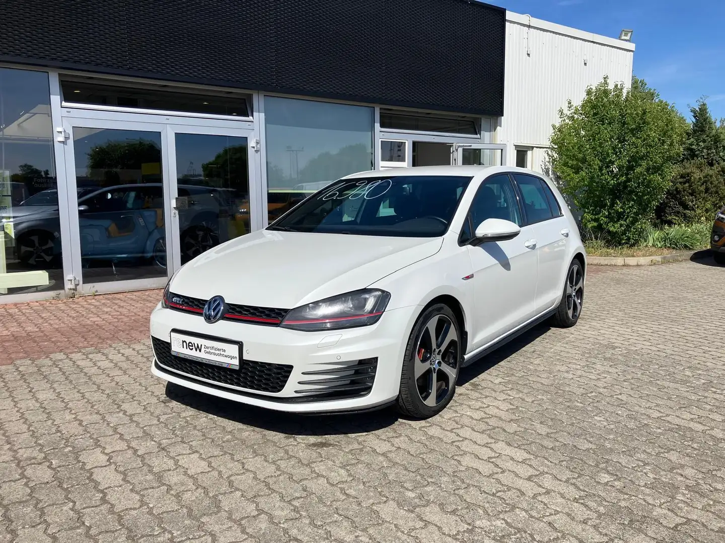 Volkswagen Golf GTI 220 PS Automatik Klimaauto Navi SHZ Weiß - 1