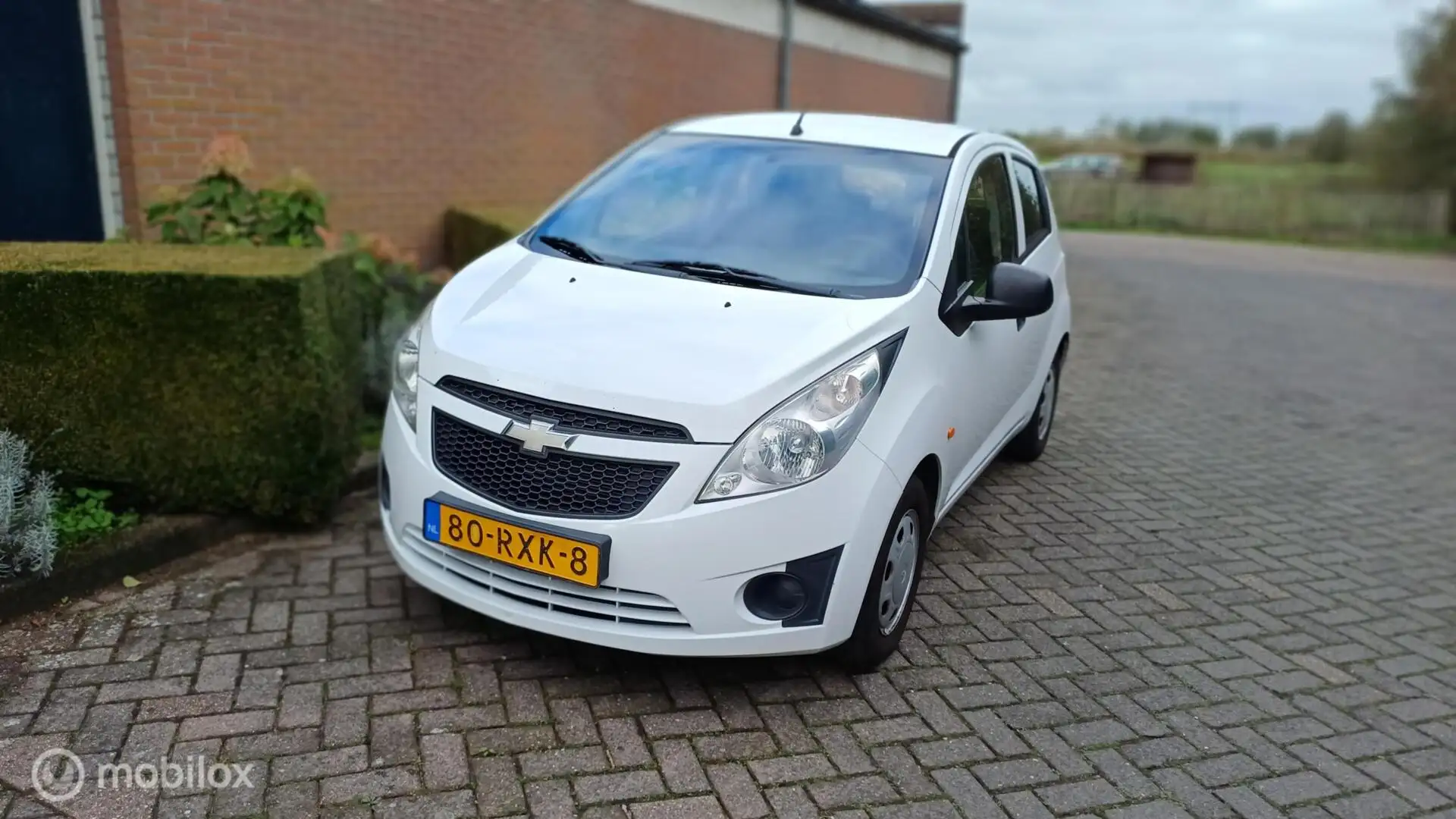 Chevrolet Spark 1.0 16V LS+ Bi-Fuel Weiß - 1