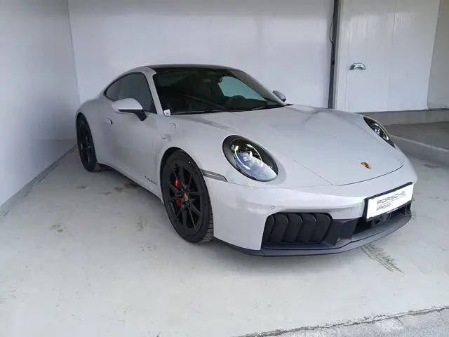 Porsche 911 Carrera 4 GTS Ansicht 3