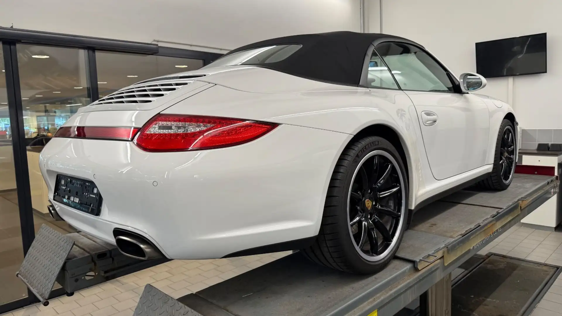 Porsche 997 Carrera 4 PDK 1 Hd. 23141 KM Sammlerzustand Weiß - 2