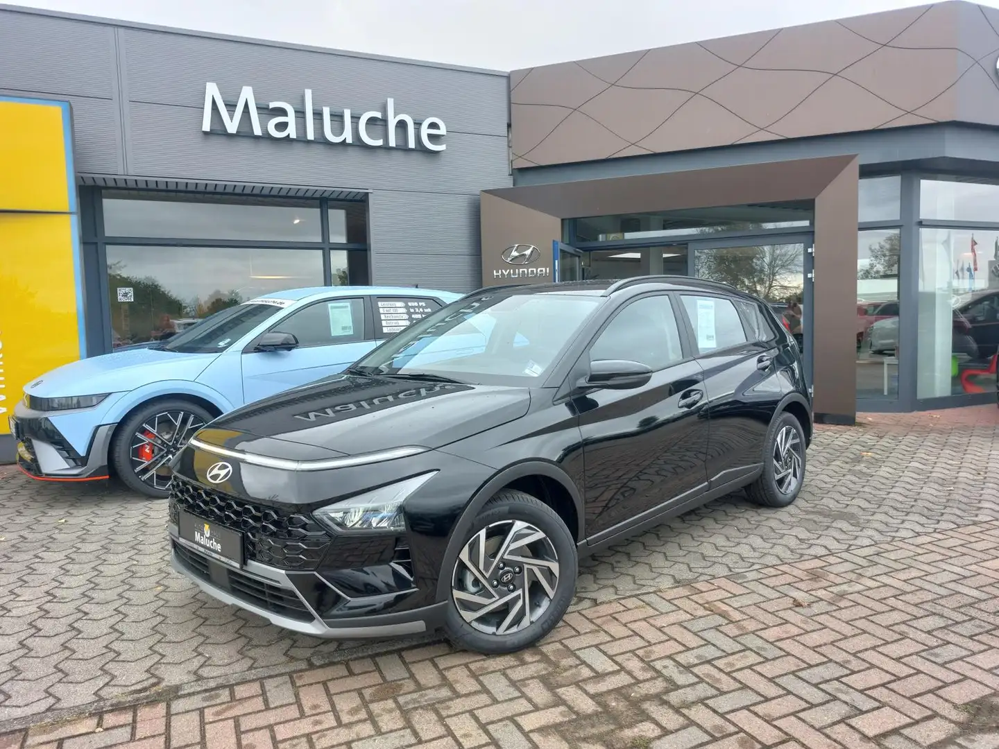Hyundai BAYON 1.0 TGDI KAT Trend  Garantie bis 09.2029 Zwart - 1