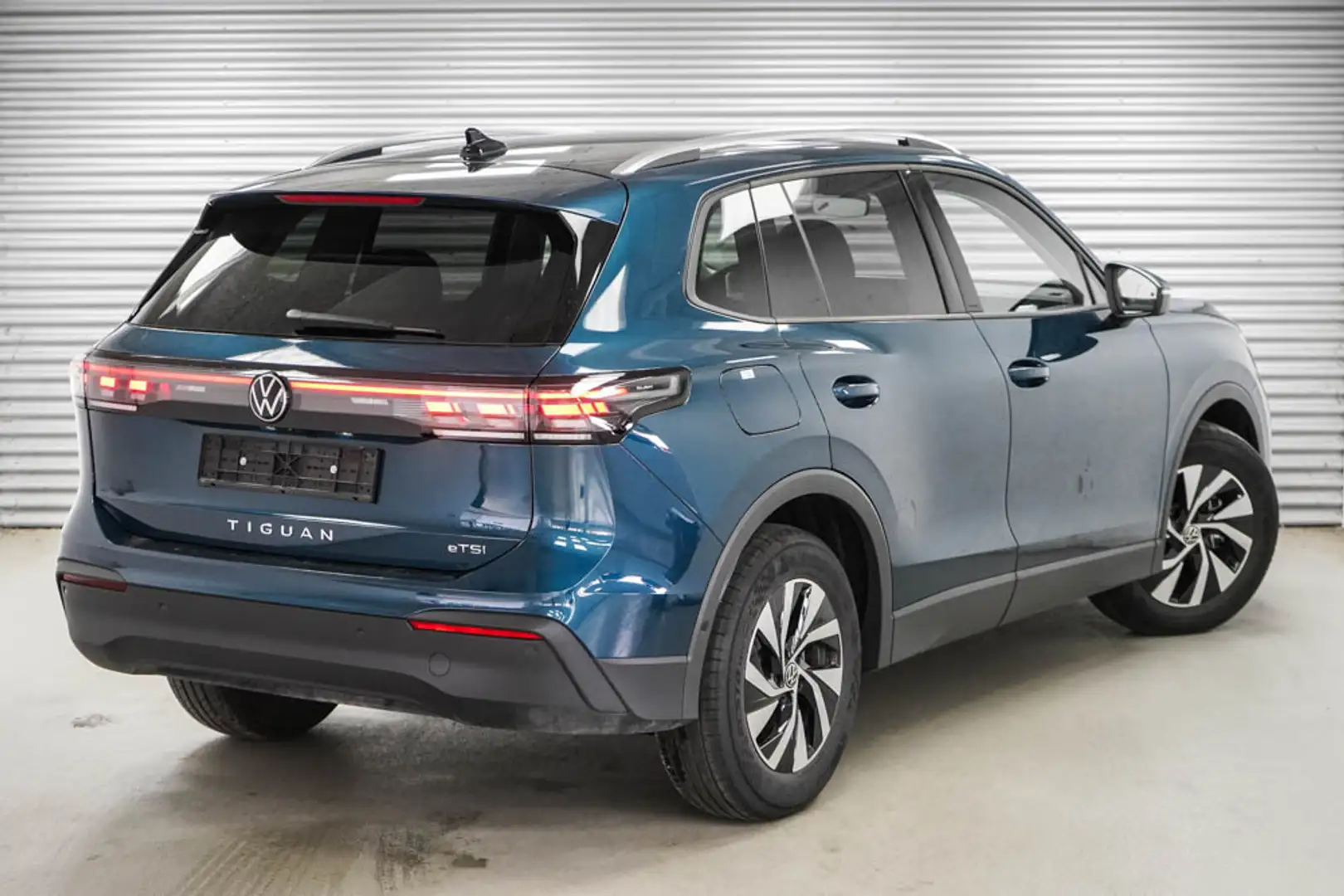 Volkswagen Tiguan 1,5 eTSI DSG Prime Blau - 2