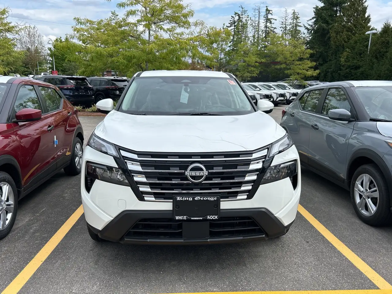 Nissan Rogue снимка Nissan Rogue