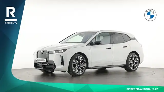 BMW Ix view 3