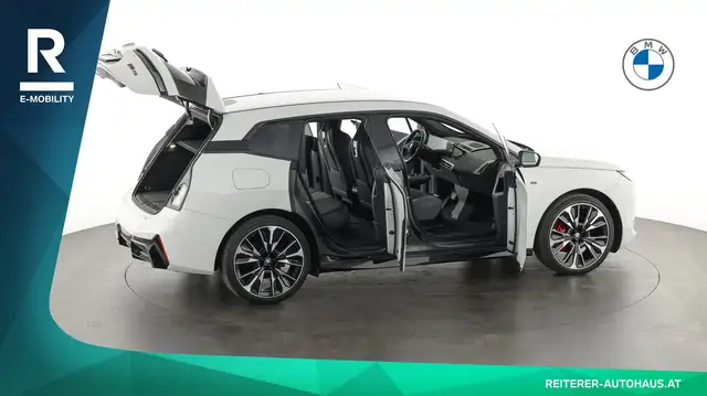 BMW iX M70 *2-Achs Luftfederung *Int. Aktivlenkung *AHK Ansicht 12