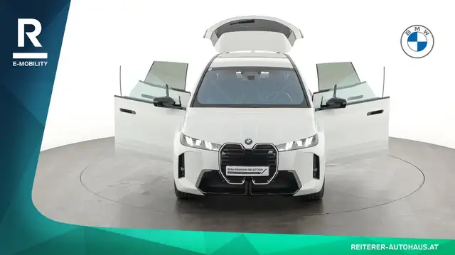 BMW Ix view 8