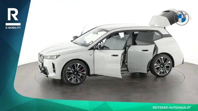 BMW iX M70 *2-Achs Luftfederung *Int. Aktivlenkung *AHK Ansicht 9