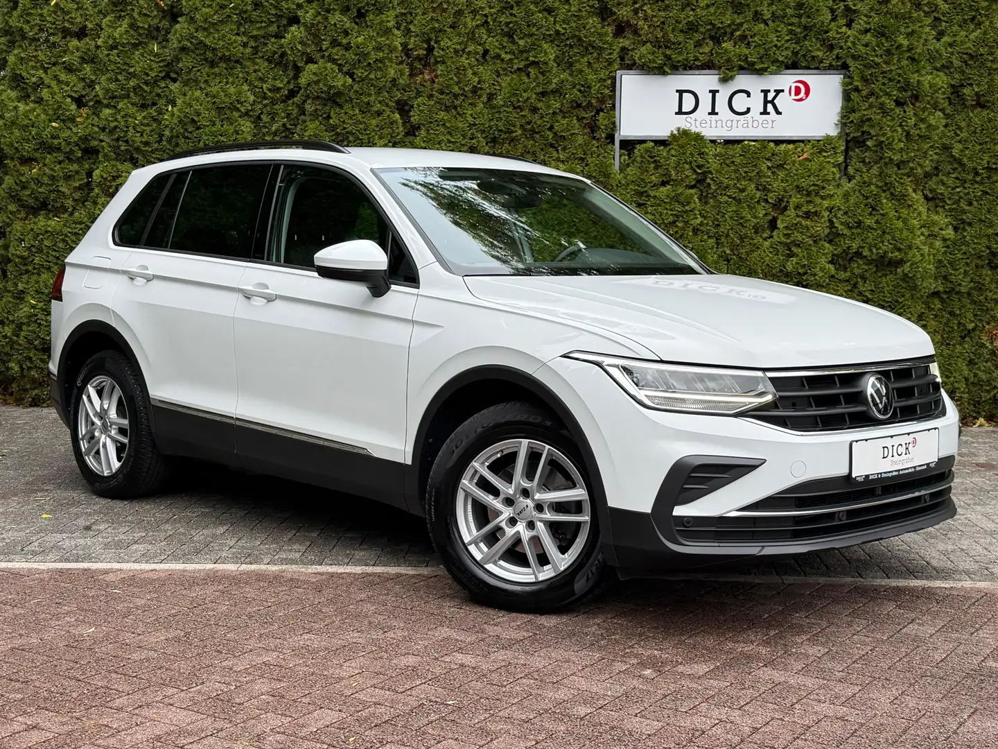 Volkswagen Tiguan 2.0 TDI DSG Life LED+NAVI+ACC+SHZ+KAM+DAB Weiß - 1
