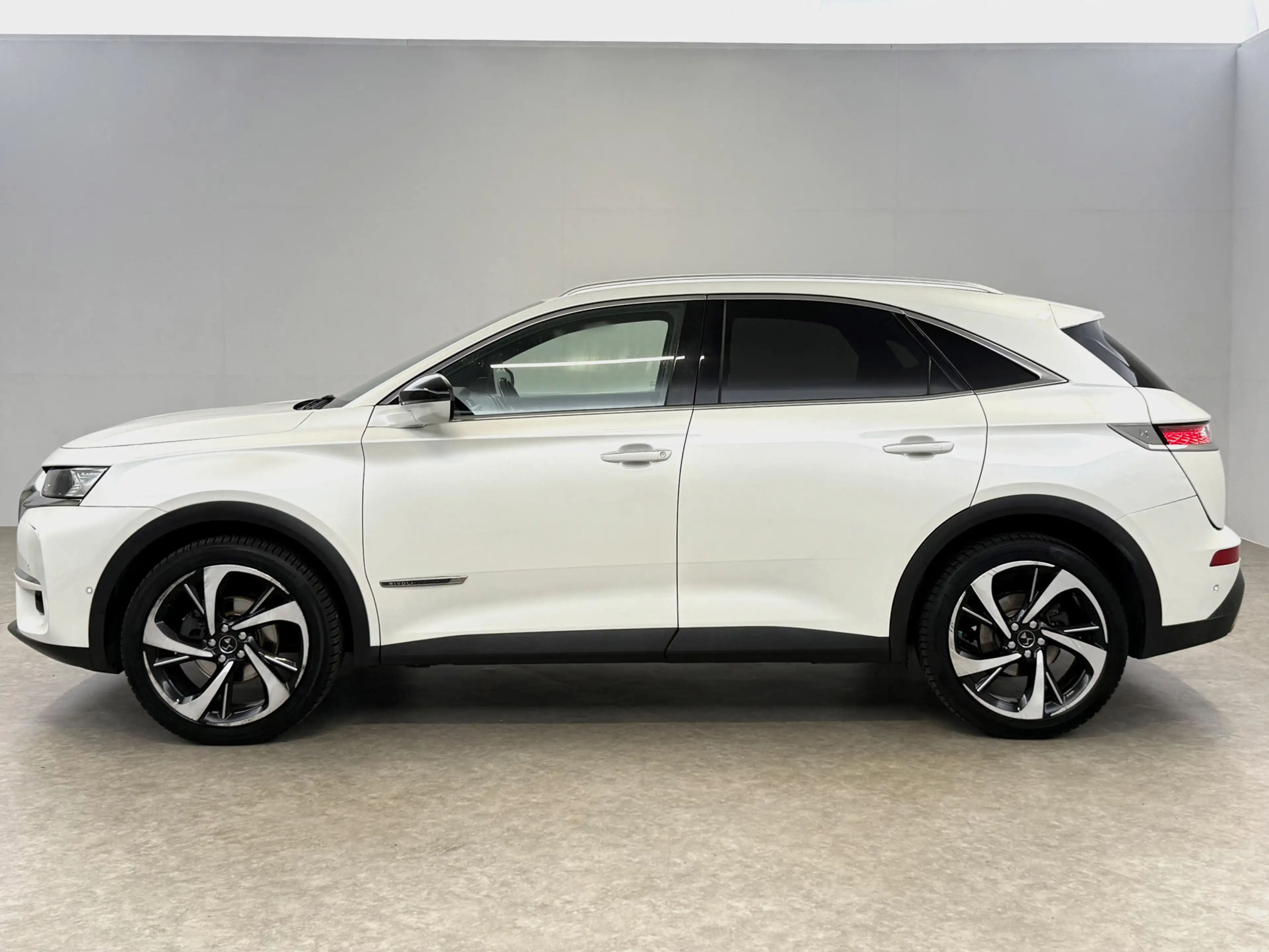 DS Automobiles DS 7 1.6 PureTech Executive | Camera | Virtual | Focal — photo 11