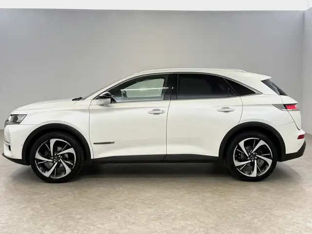 DS Automobiles DS 7 view 11