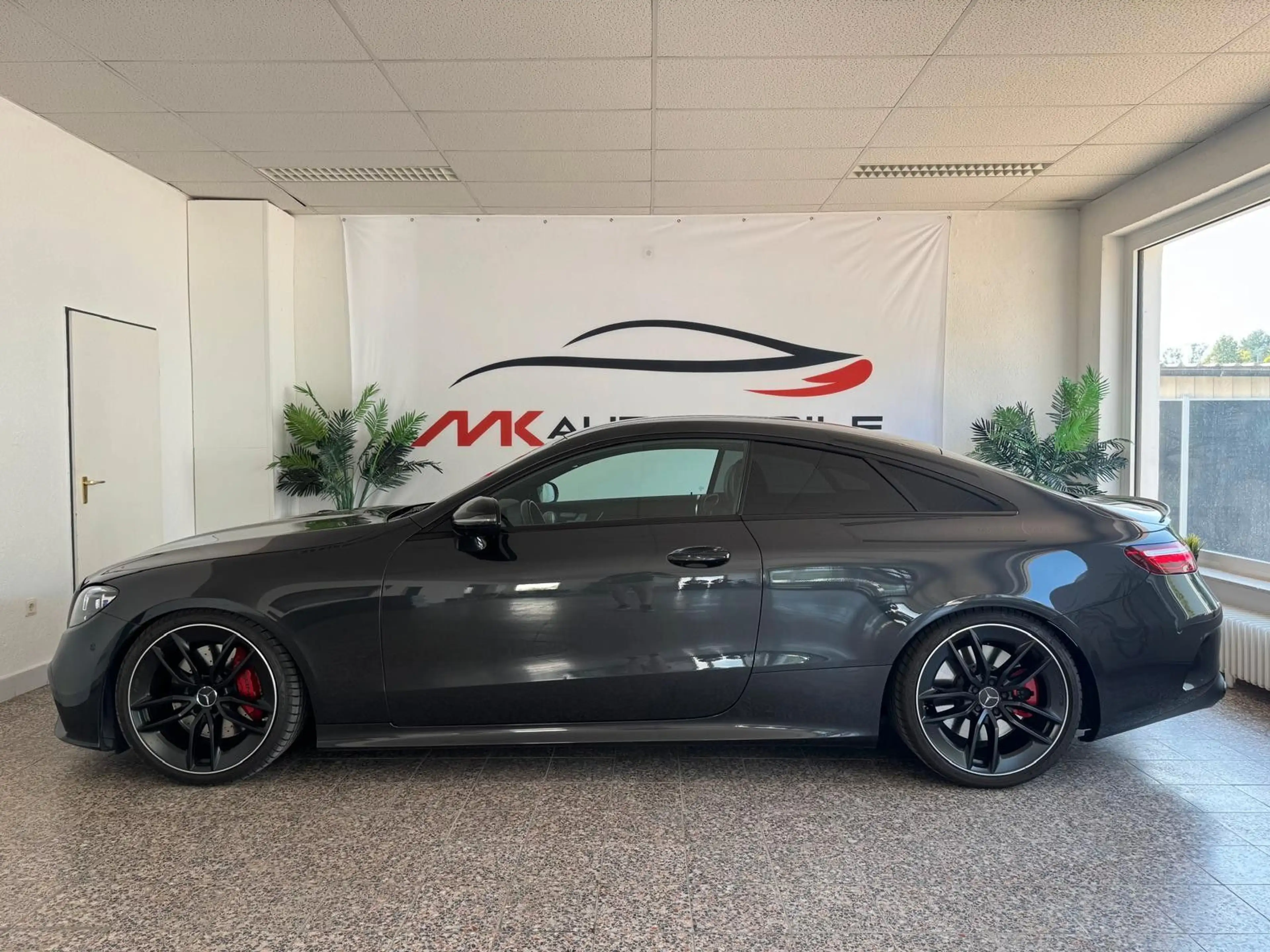 Mercedes-Benz E 450 Coupe 4 Matic AMG Burmester Multibeam 360° — photo 3