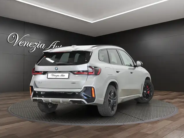 BMW X1 view 2
