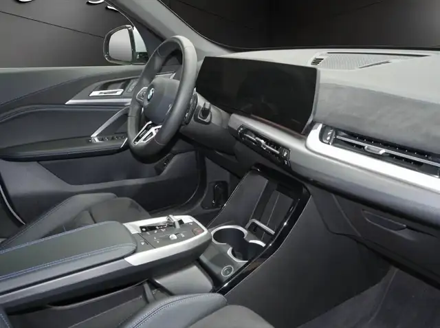 BMW X1 view 10