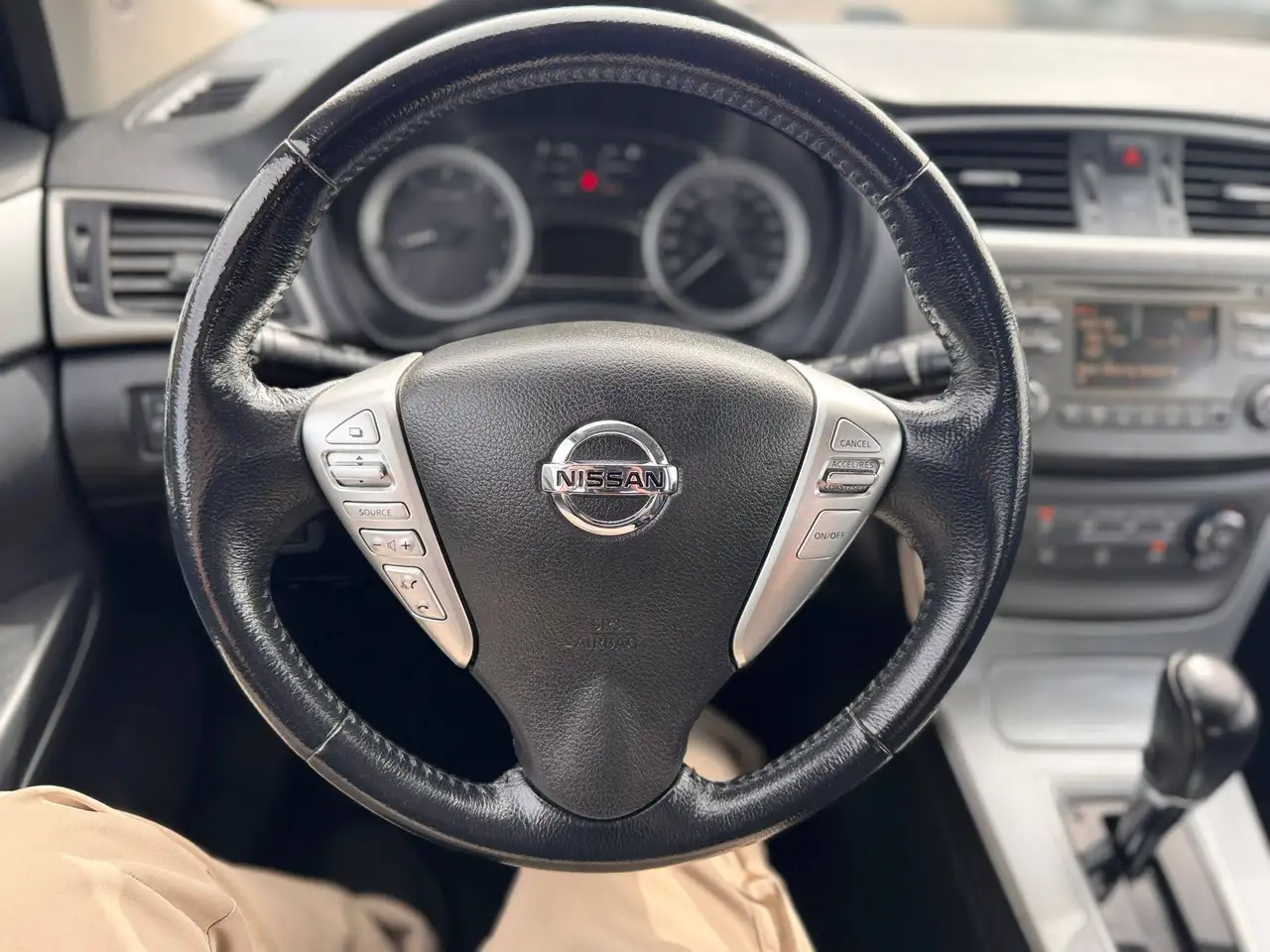 Nissan Sentra снимка Nissan Sentra