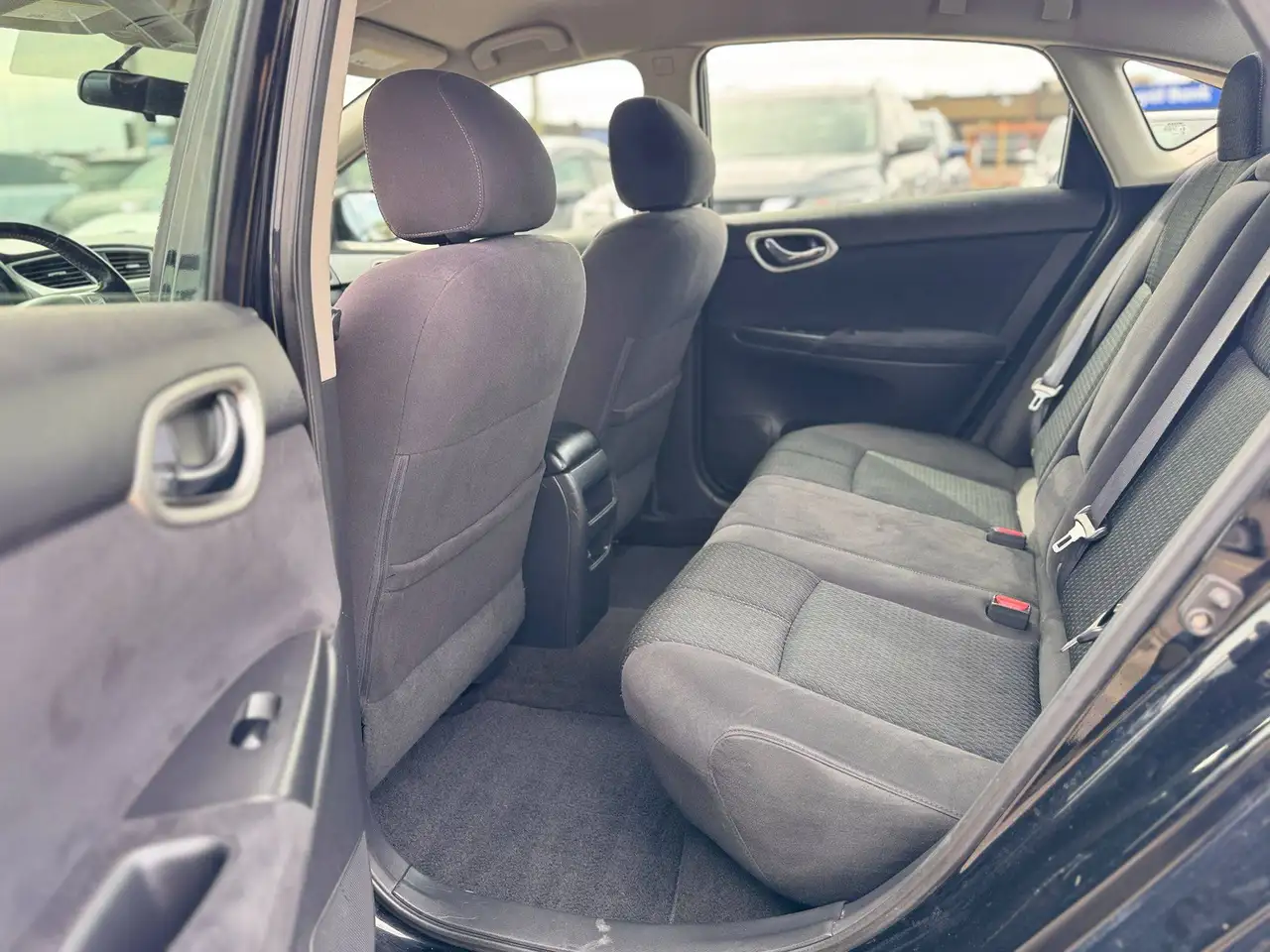 Nissan Sentra снимка Nissan Sentra