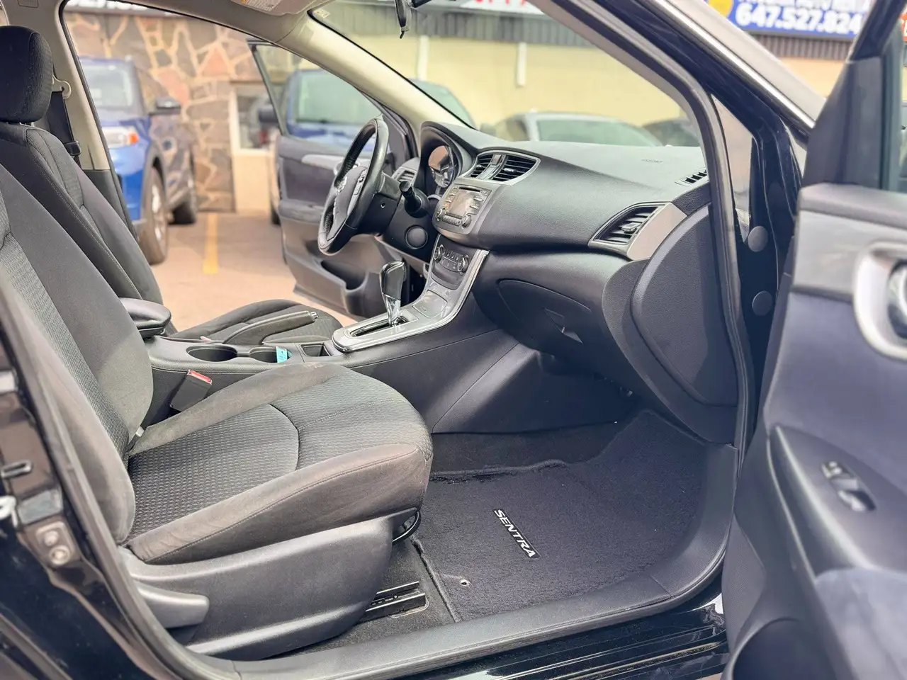 Nissan Sentra снимка Nissan Sentra
