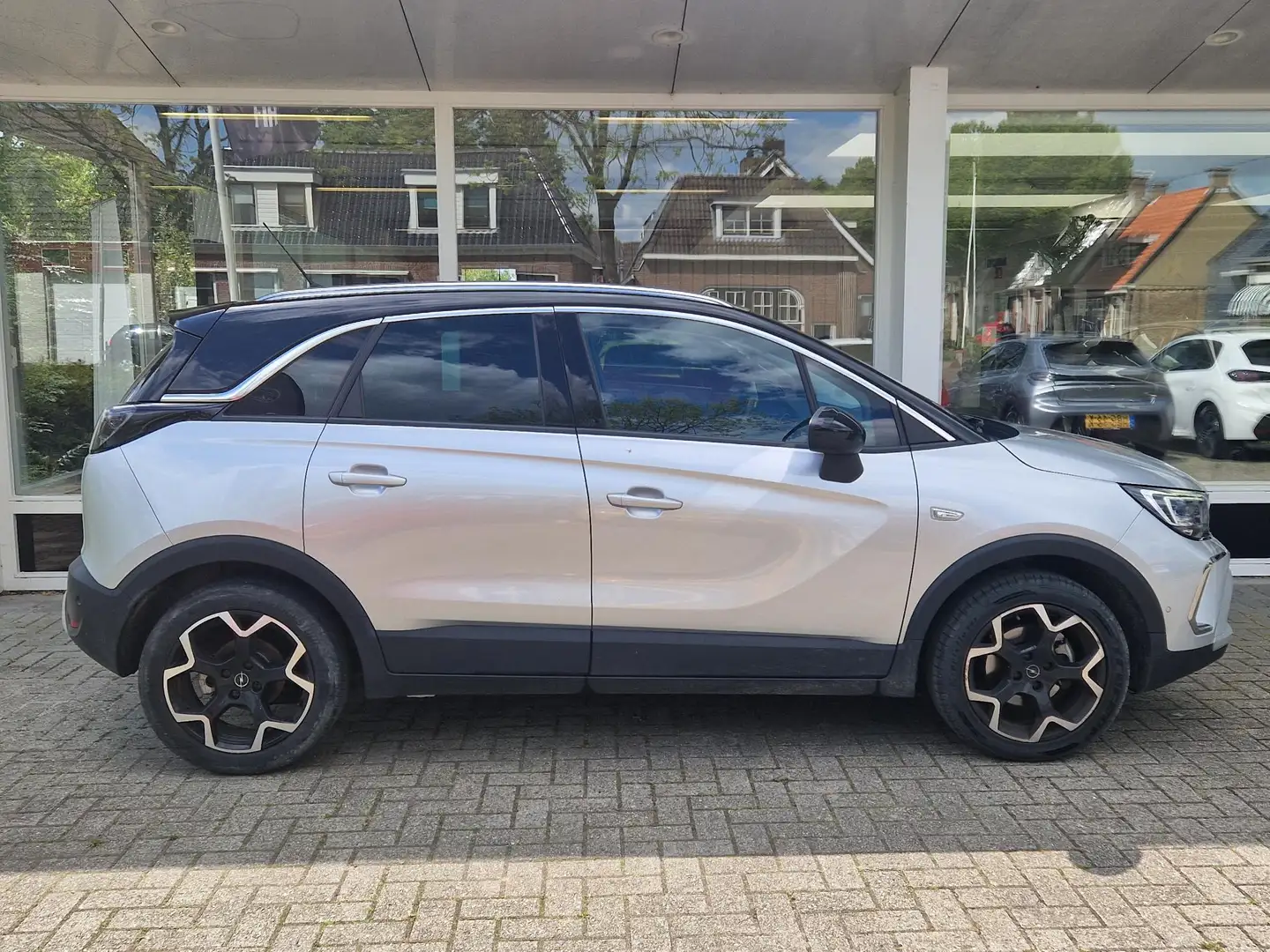 Opel Crossland 1.2 Turbo Elegance | Navigatie | Climate & Cruise Zilver - 2