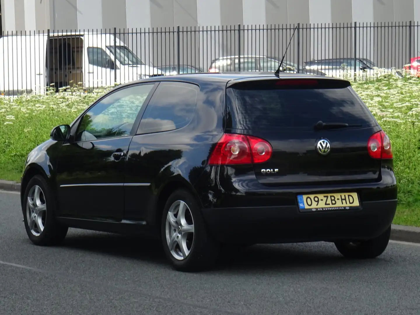 Volkswagen Golf 1.4 Optive 4 128DKM/NAP/AIRCO/CRUISE/NW APK Zwart - 2