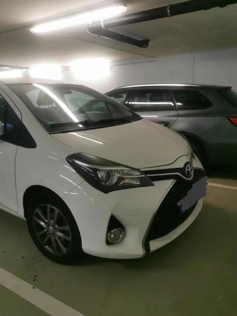 Toyota Yaris Yaris 1.33 VVT-iEdition-S Weiß - 1