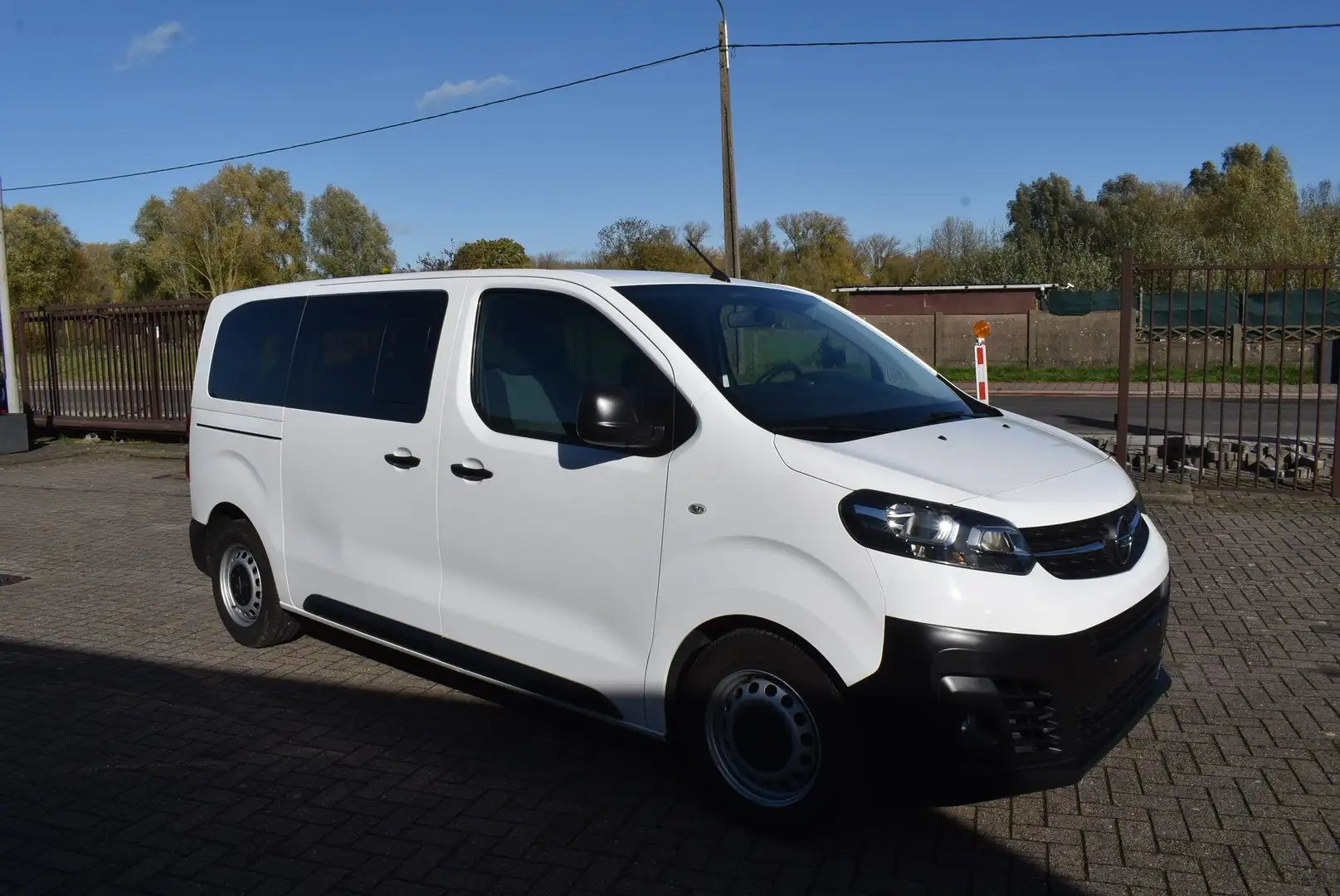 Opel Zafira Life 1.5 TD BlueInj Innovation 8PL ***DESTOCKAGE B2B*** Blanc - 2