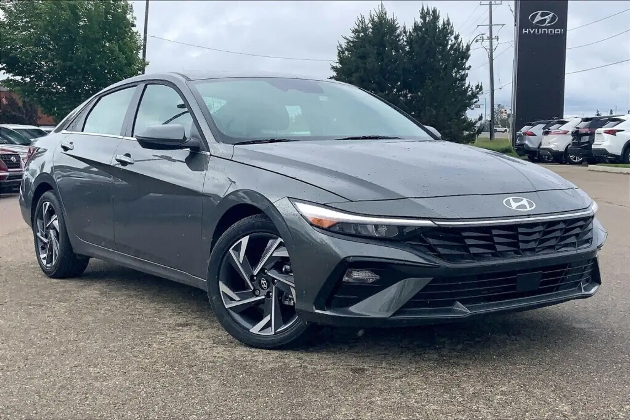 Hyundai ELANTRA photo Hyundai ELANTRA