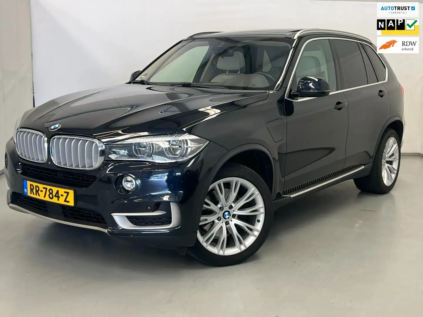 BMW X5 XDrive40e High Exe / Pano / Harman / HUD / Individ Zwart - 1
