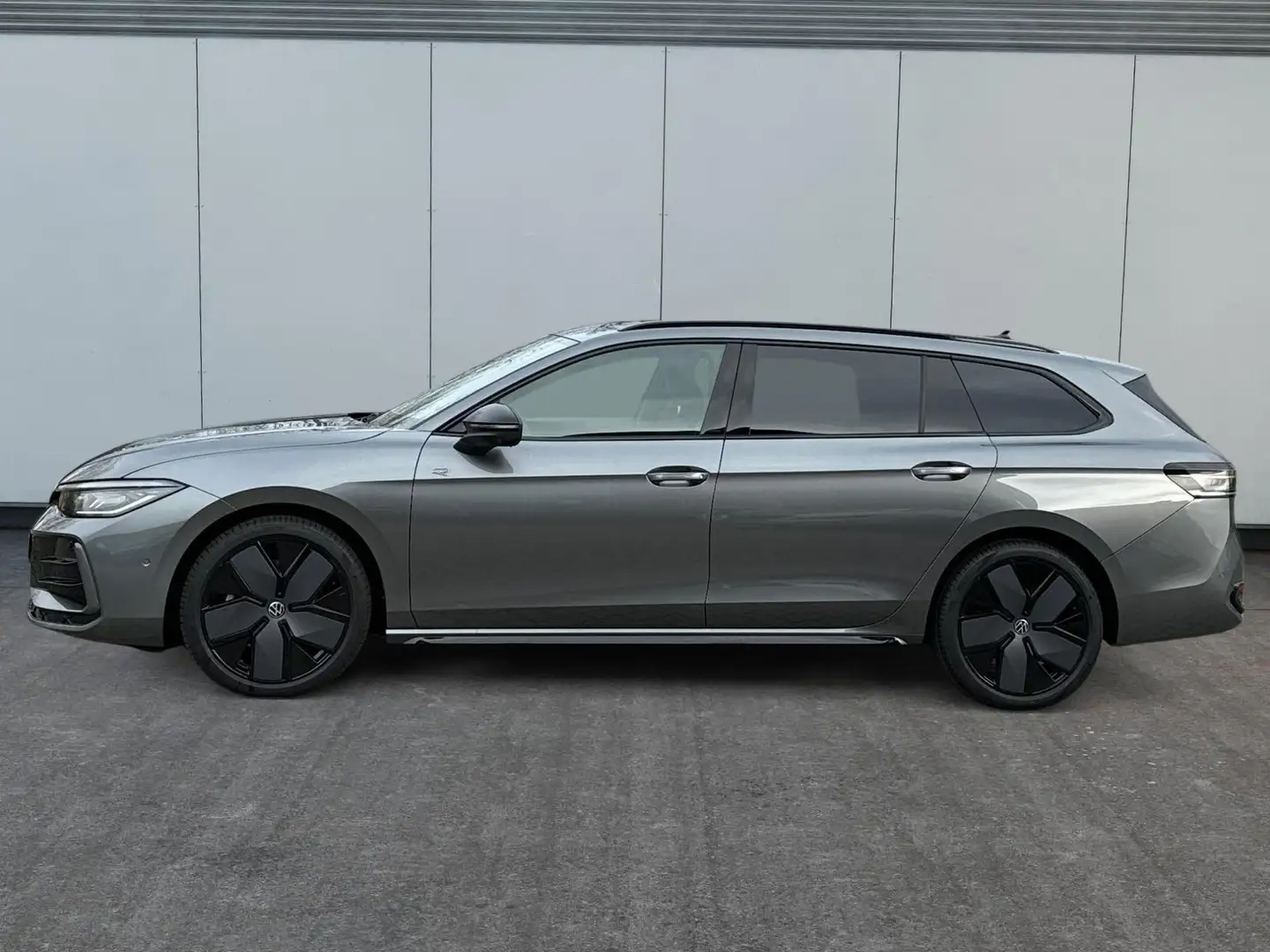 Volkswagen Passat Variant R-Line 4WD+AHK+PANO+HARMAN+19"+BLACK STYLE 2.0 ... Grau - 2