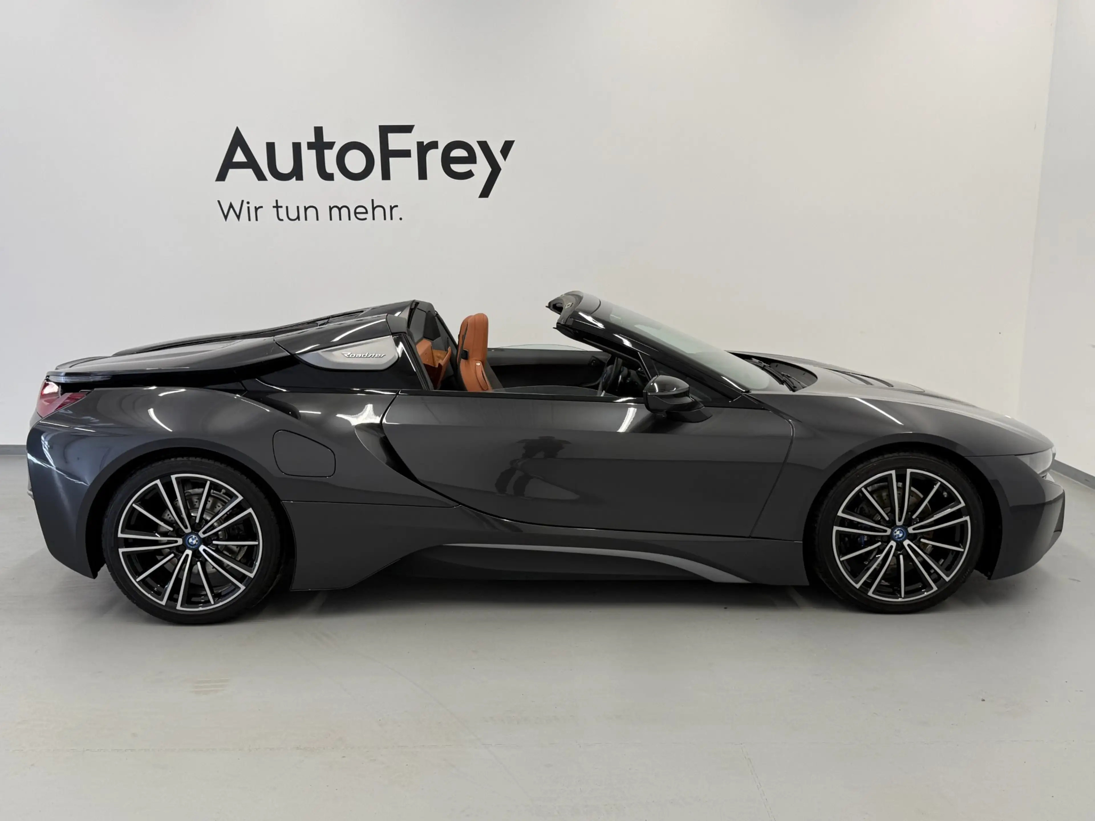 BMW i8 Roadster — photo 6