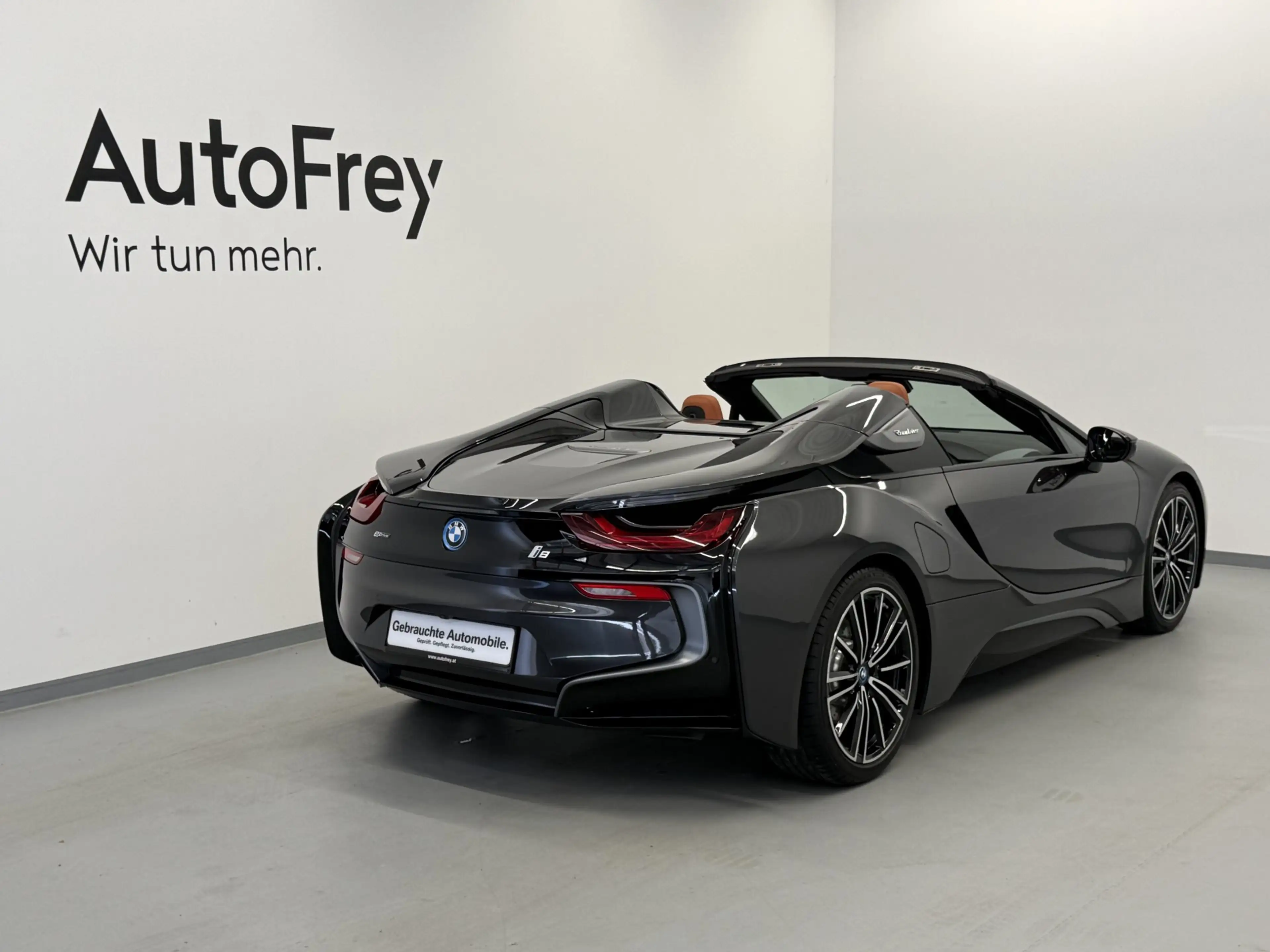 BMW i8 Roadster — photo 4