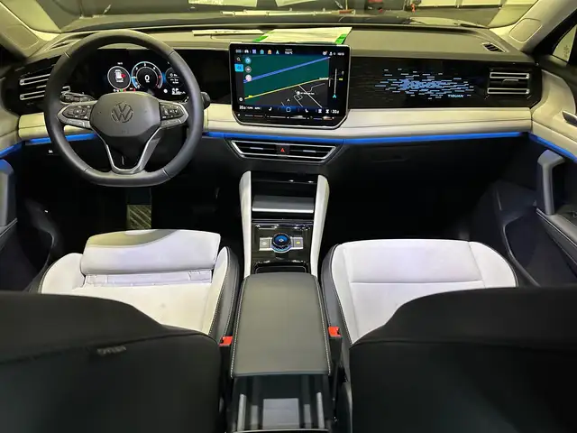 Volkswagen Tiguan view 12