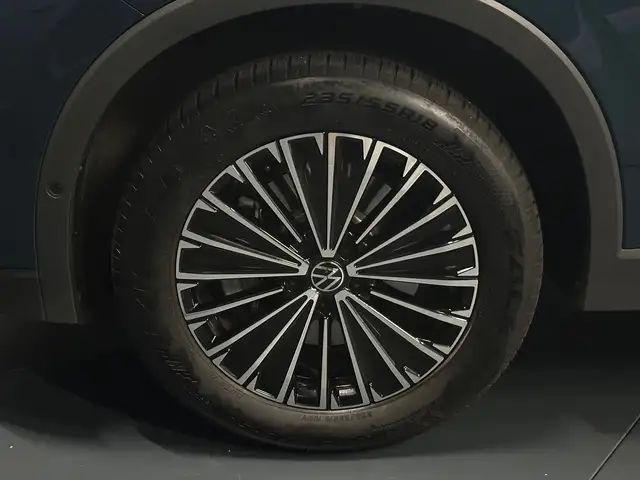Volkswagen Tiguan view 9