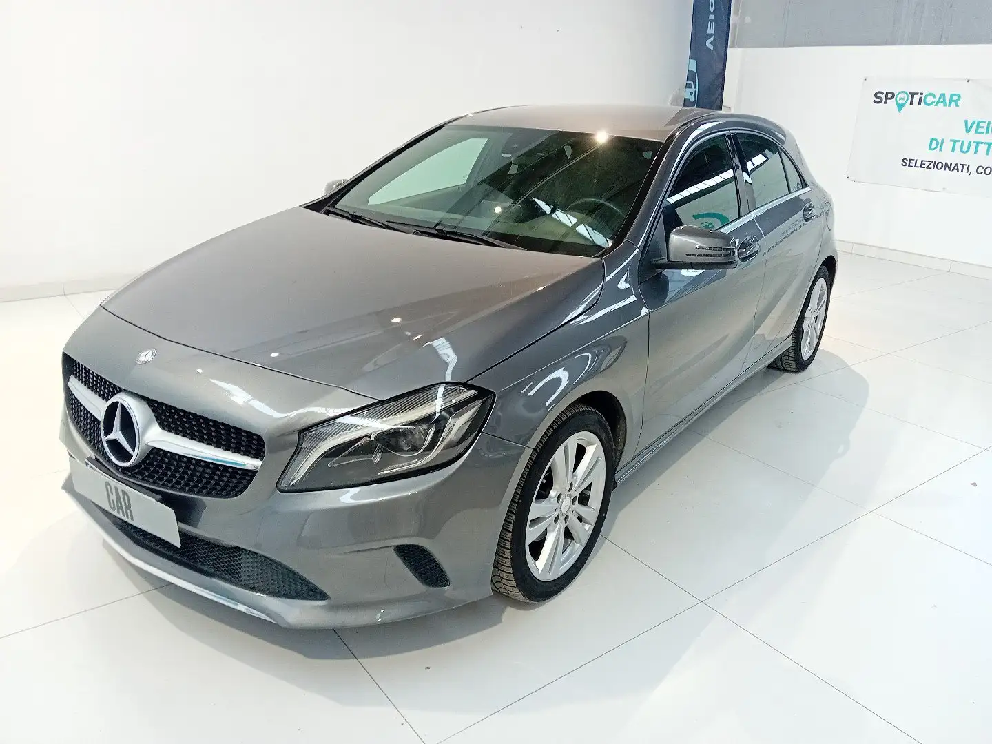 Mercedes-Benz A 180 A 180 d Сірий - 1