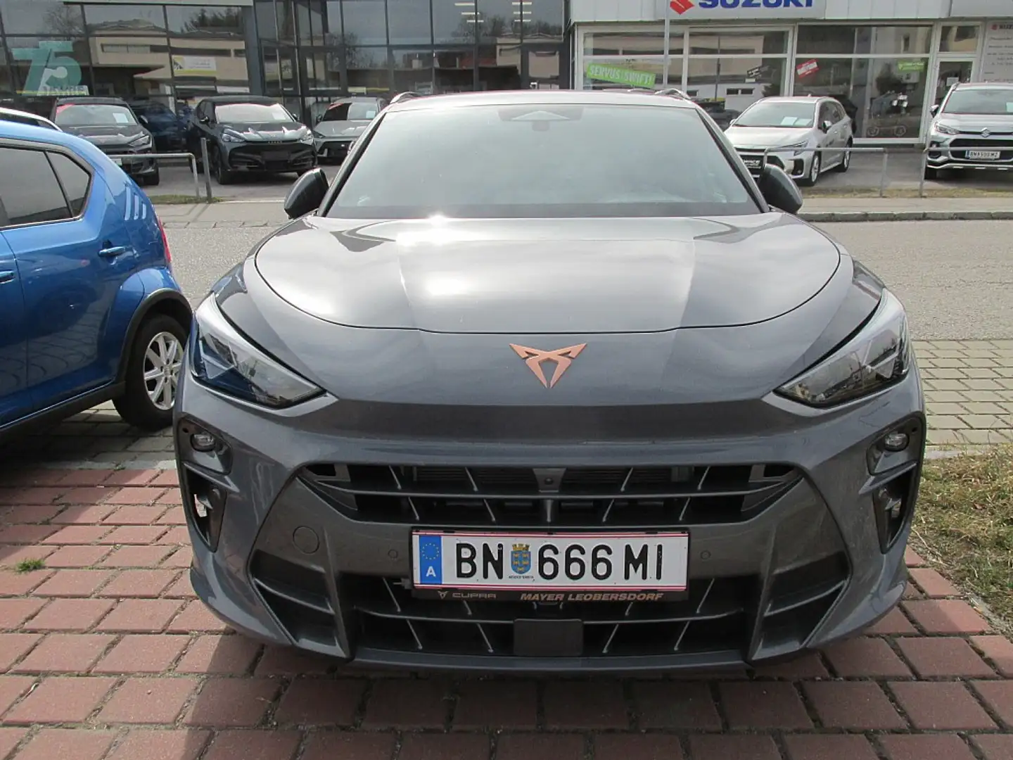 CUPRA Terramar VZ 1,5 TSI 272PS PHEV 19,7kWh Cupra DSG Grau - 2
