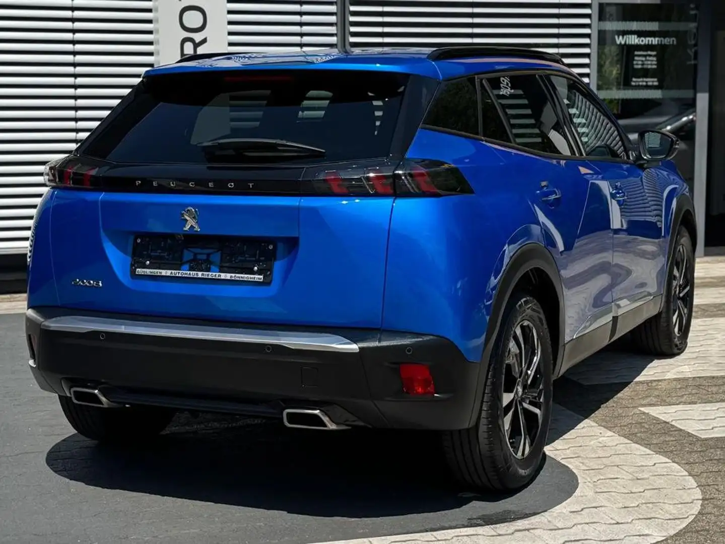 Peugeot 2008 Allure Pack 130 Blau - 2