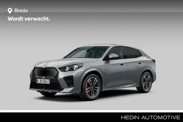 BMW iX2 eDrive20 67 kWh | Achteruitrijcamera | Comfort Acc