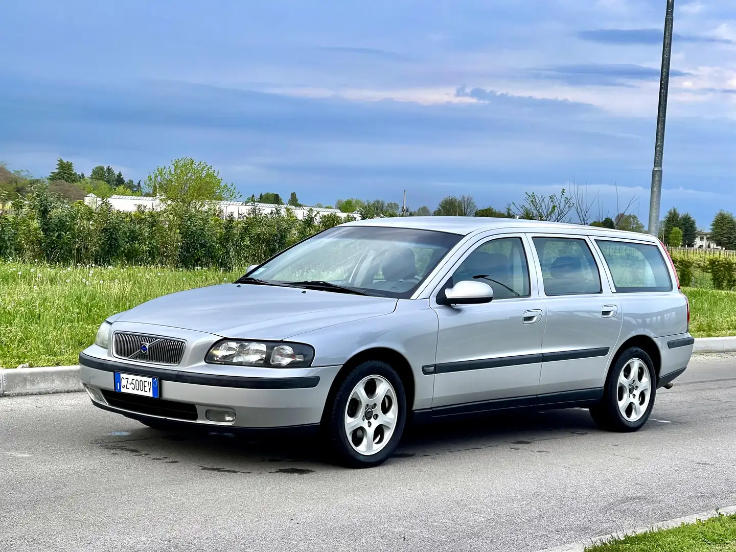 Volvo V70 V70-XC 2.4 d5 auto - 1