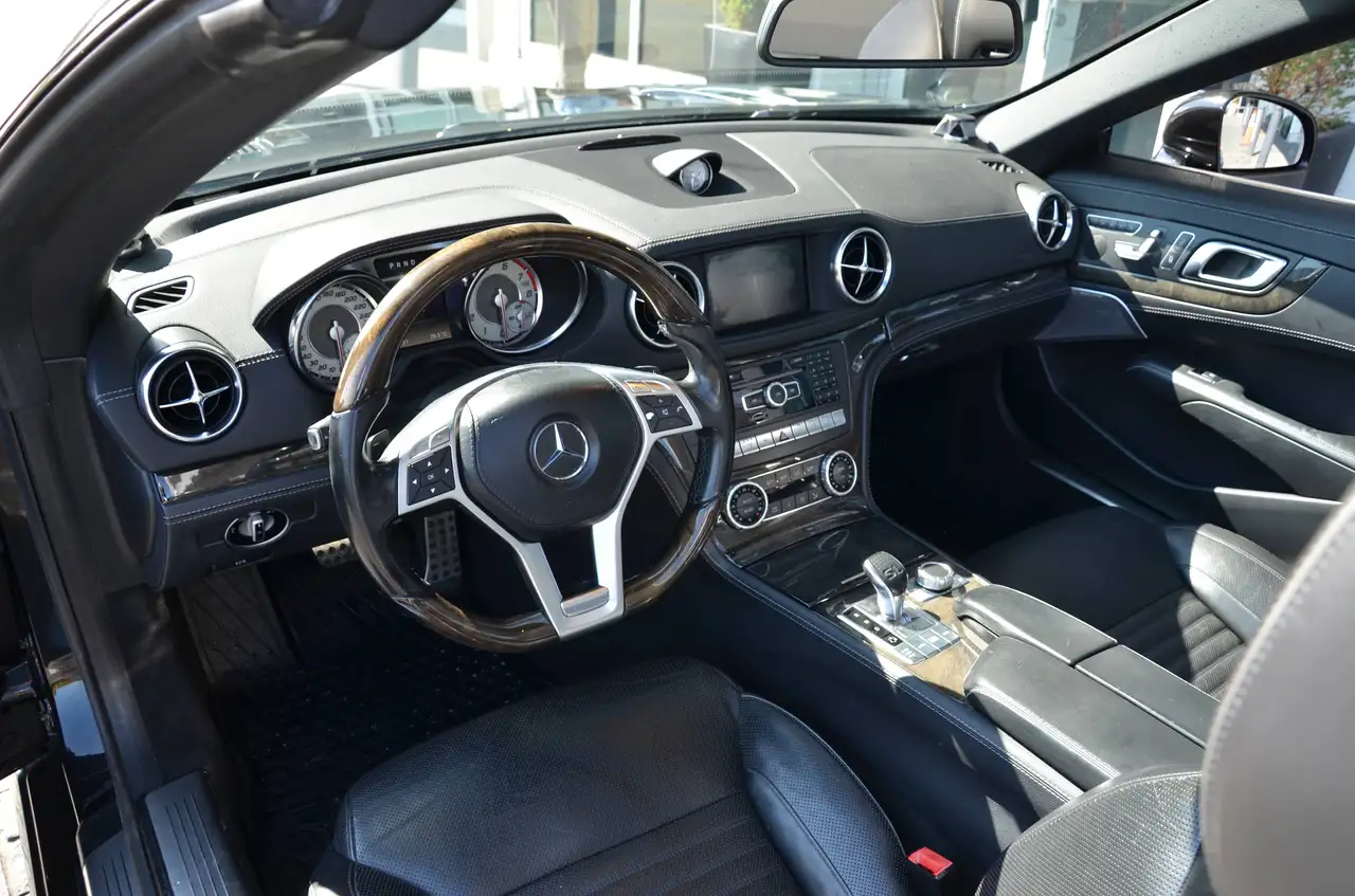Mercedes-Benz SL снимка Mercedes-Benz SL