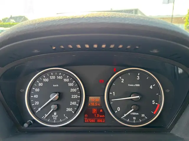 BMW X5 view 14