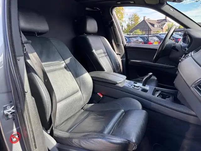 BMW X5 view 10
