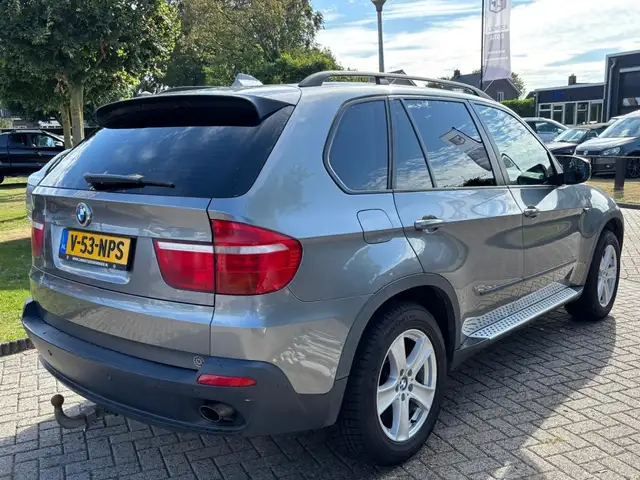 BMW X5 view 6