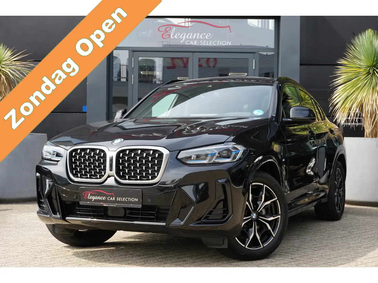 BMW X4 xDrive30i M Sport High Executive 245pk Panoramadak Zwart - 1