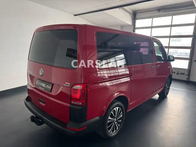 Volkswagen Transporter view 12