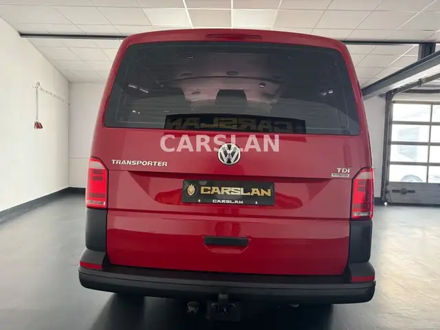 Volkswagen Transporter view 11